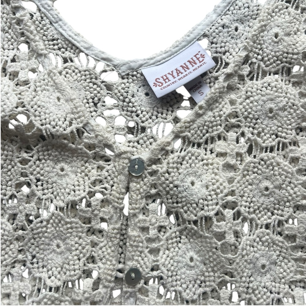 SHYANNE Crochet Fringe Cream Top - Picture 4 of 7